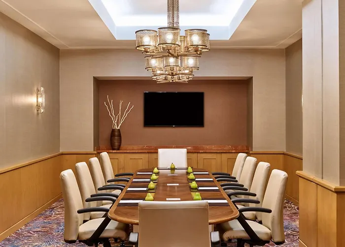 Hilton Los Angeles North-Glendale & Executive Meeting Center